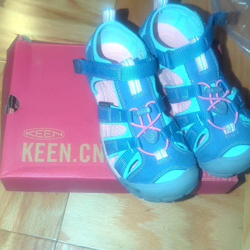 Girls Keen Sandals Size 1